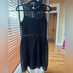 Midi lace overlay black dress with exposed shoulder and waistline size M